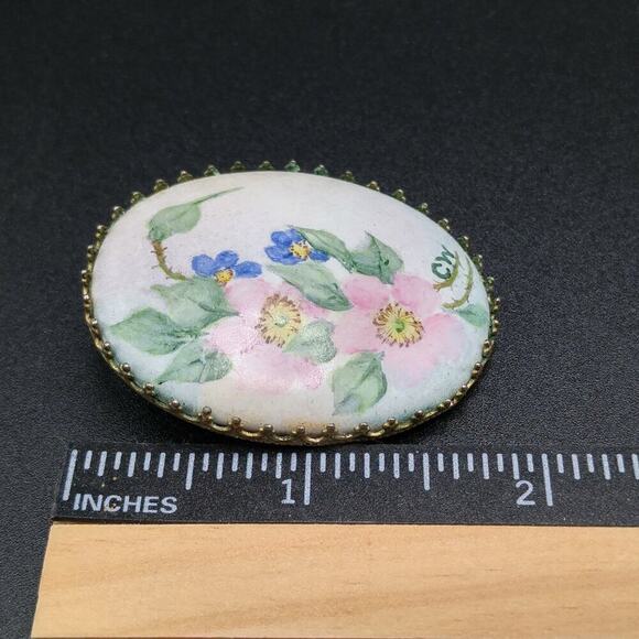 Vintage Hand Painted Mid-Century Brooch, Ceramic Painted Floral Pin, 2 Inches - Picture 7 of 8